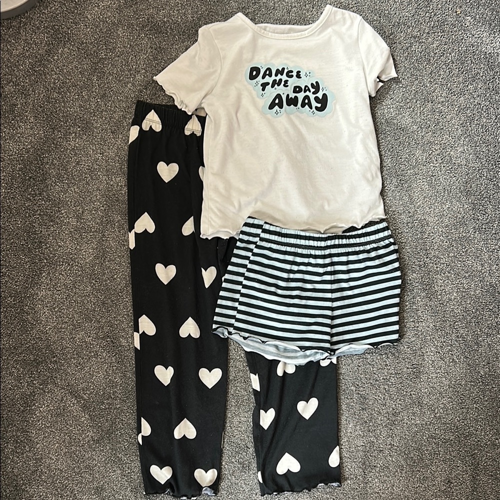 Kids Pajamas Set - Heart and Stripe Design